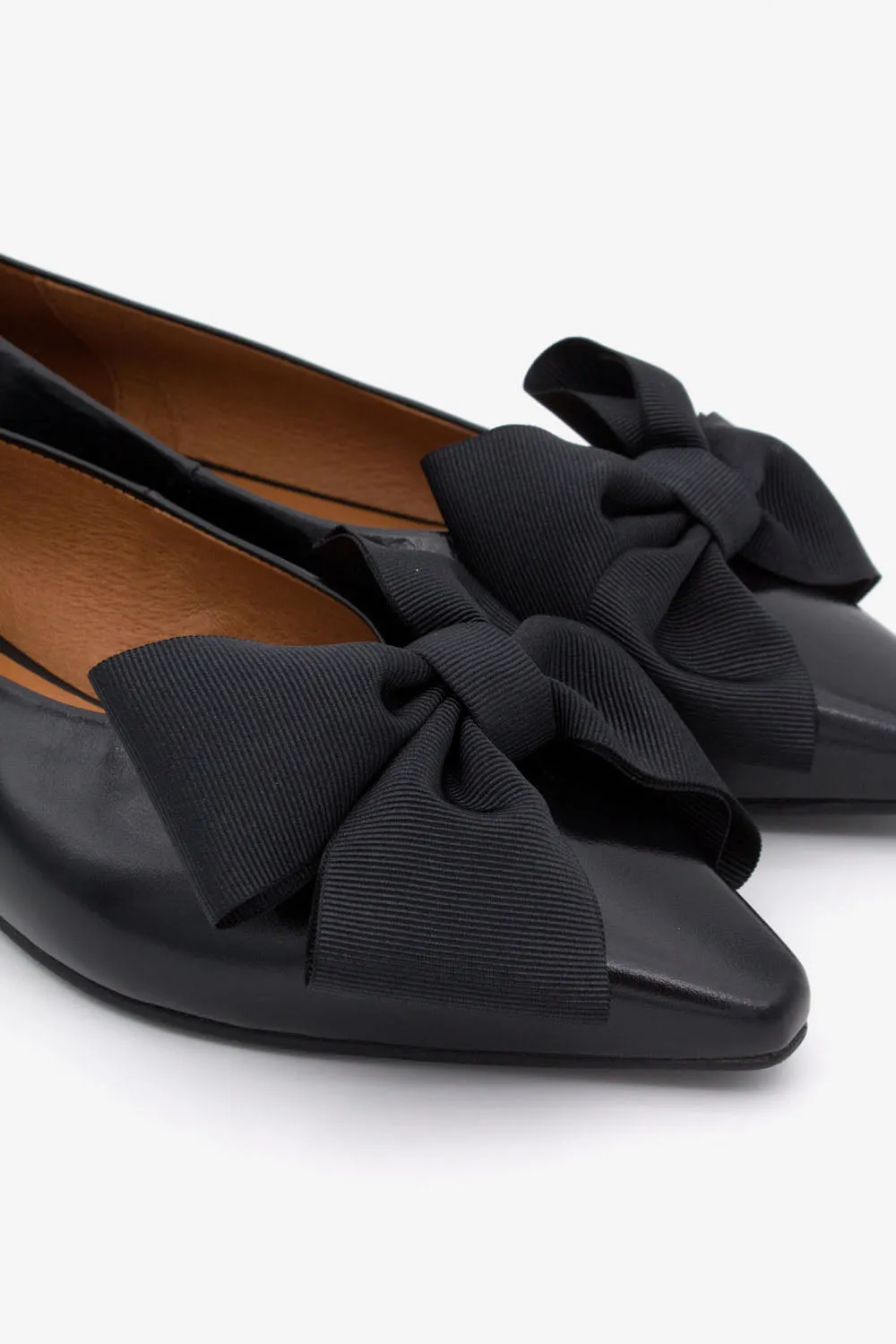 Angel Alarcon Black Big Bow Pump|24631530N