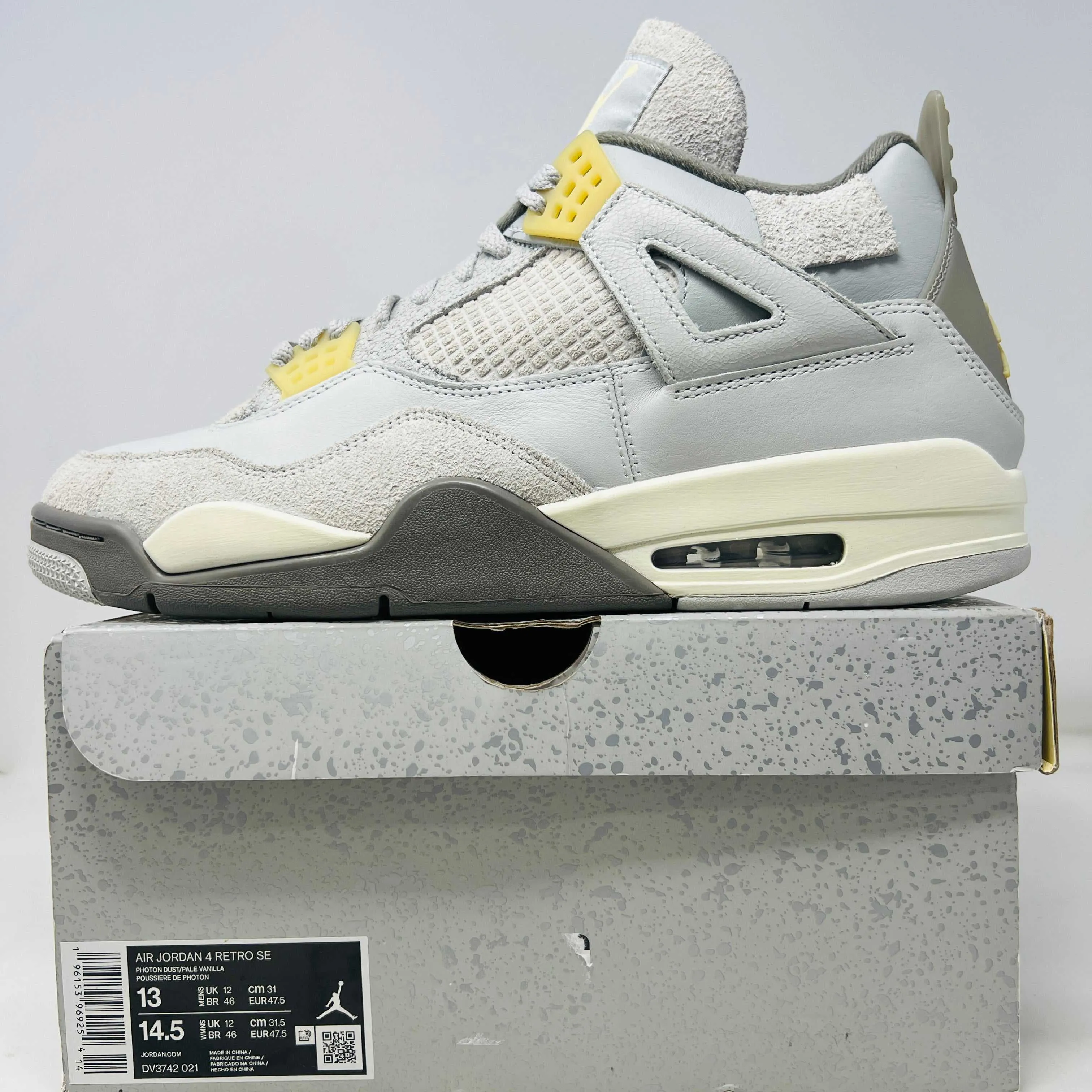Jordan 4 Retro SE Craft Photon Dust