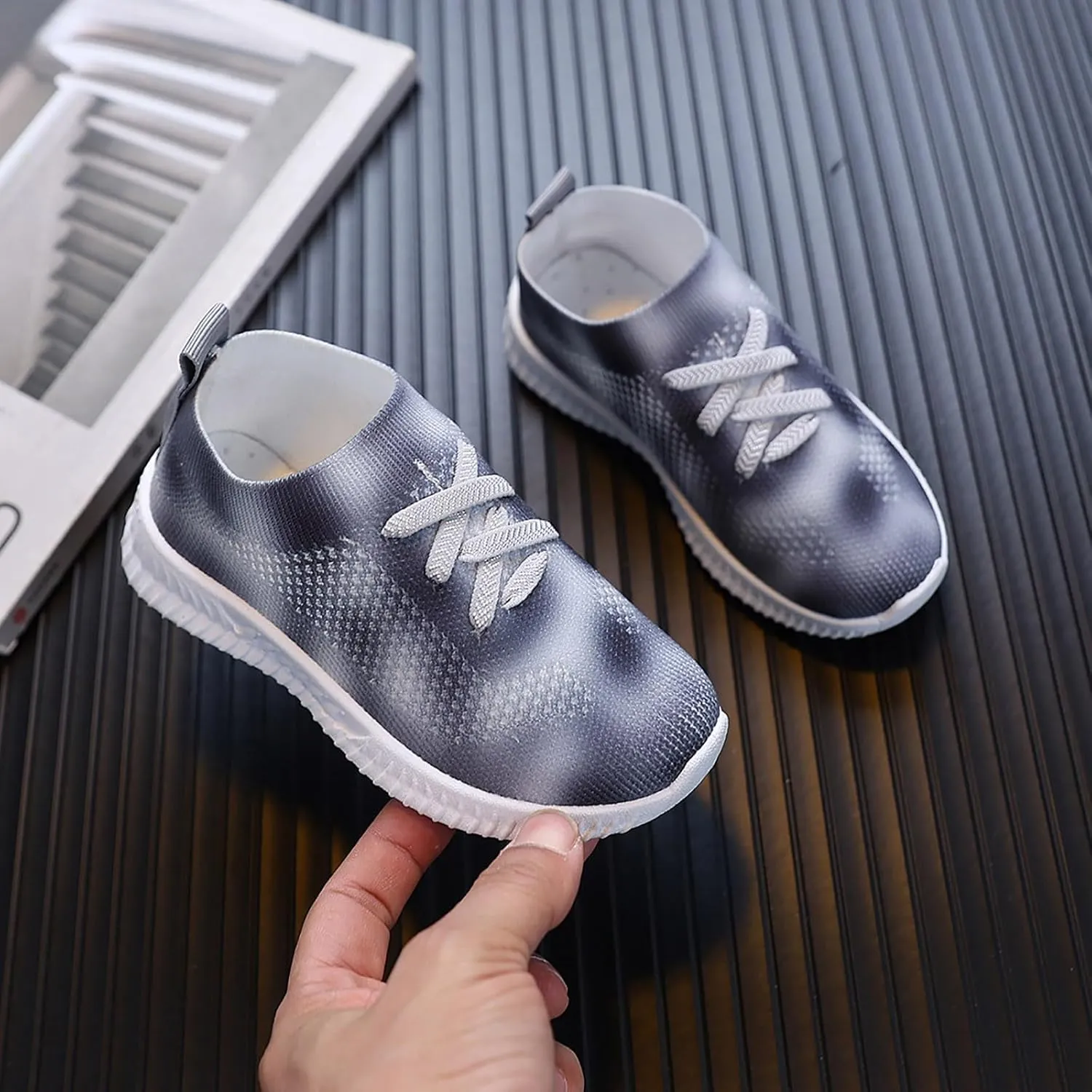 Lightweight Breathable Walking Shoes Girls Shoes Comfortable Soft Sole Casual Sports Fashionable Outdoor Sports