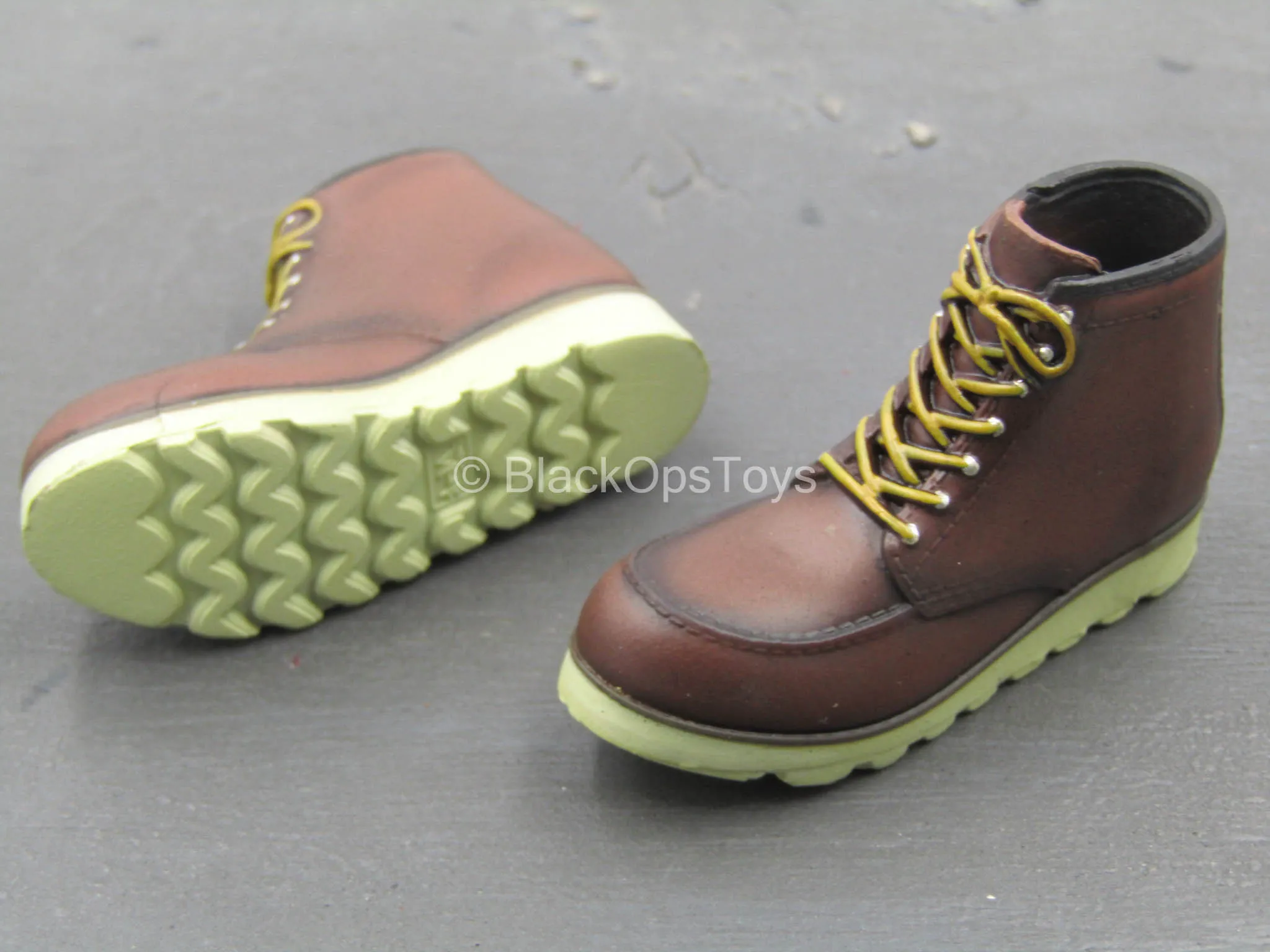 Old Soldier - Brown Shoes (Peg Type)